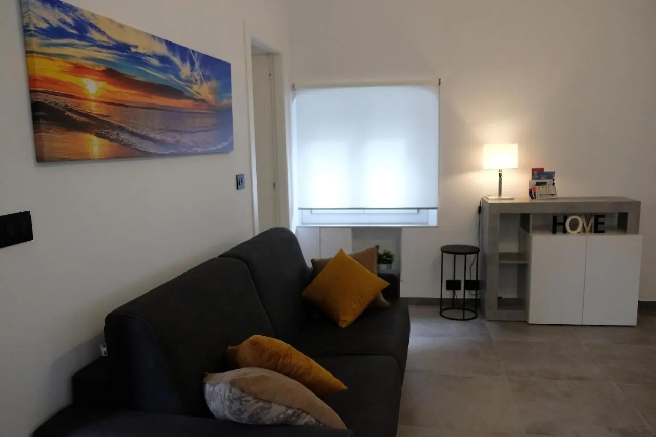 Pria Beach Cenova 0*,  İtalya